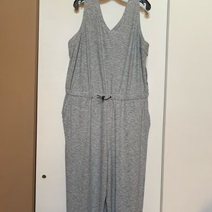 NWT CROPPED JUMPSUIT XXL OLD NAVY ACTIVE
